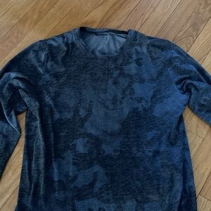 Under Armour camouflage Long Sleeve Shirt black size medium